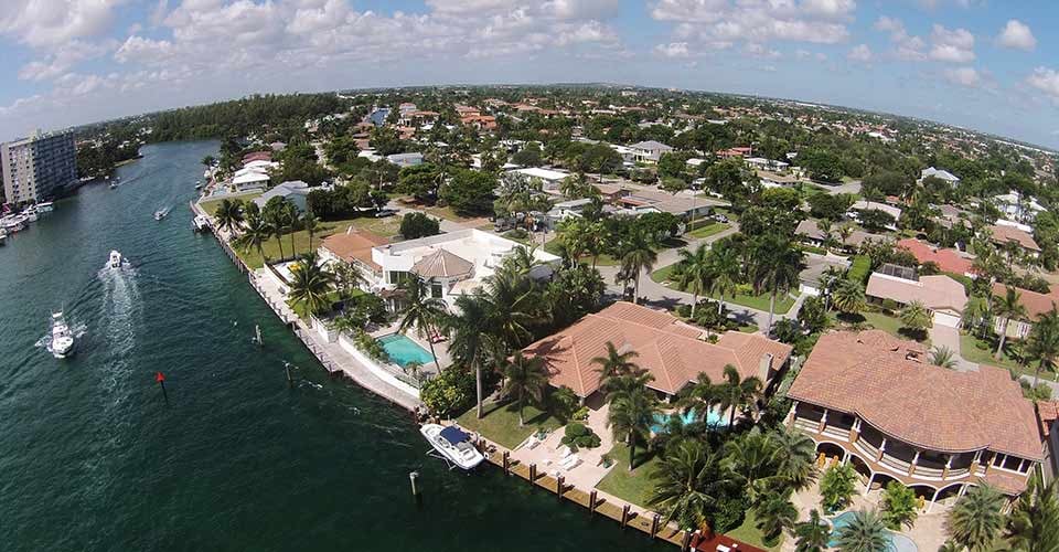 Aerial view of a Luxury waterfront homes in Florida