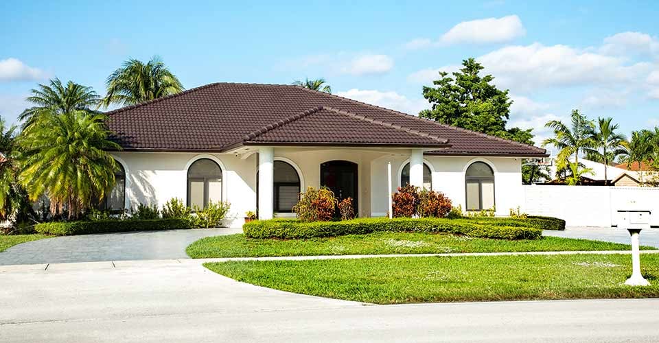 Beautiful Modern Florida Homes in a residential area