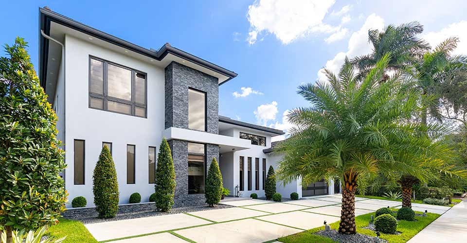 Beautiful entrance to a luxurious house in Florida