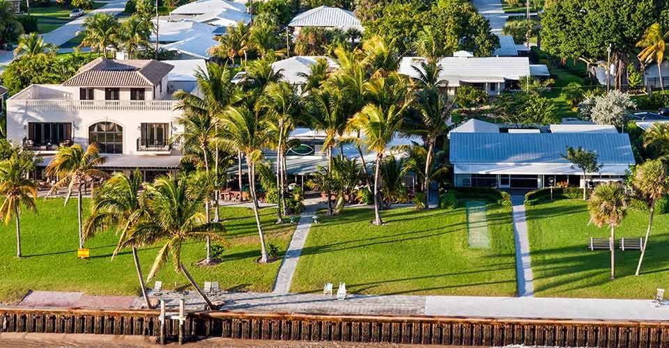 Beautiful waterfront real estate on the bay in Fort Lauderdale Florida