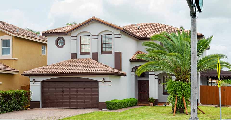 Modern beautiful home in residential area in Florida