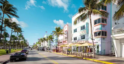 Morning vibes at Ocean Drive in Florida