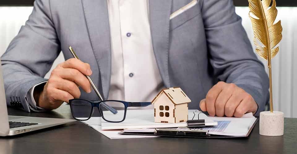 Real estate agent and home renovation loan agreement