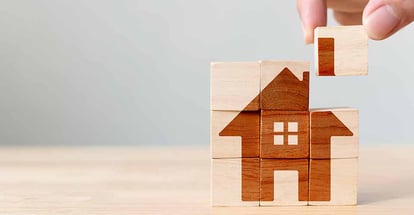 Wooden cube block puzzle with home
